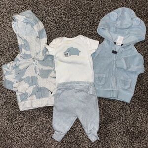 Adorable Carter's Light Blue Elephant Newborn Baby Boy 4pc Matching Set.